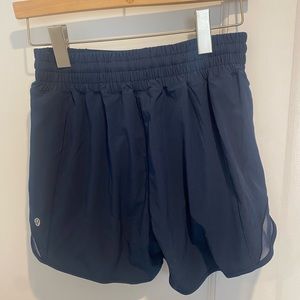 Lululemon 4” hotty hot mid rise